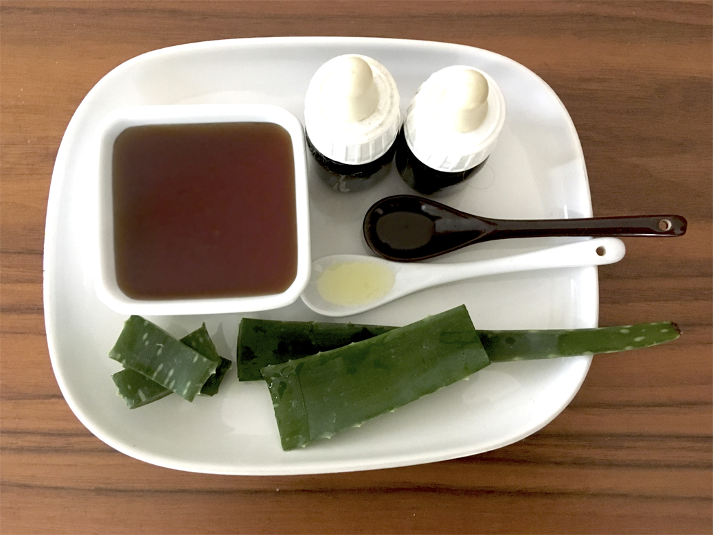 Ingredientes para el jarabe de aloe vera contra diarreas y cólicos intestinales Ingredientes para la receta de jarabe de aloe vera contra diarreas y cólicos intestinales